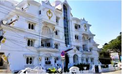 Mark & Feeney - Renaissance Terrace